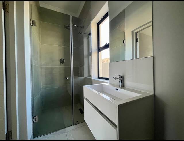 4 BEDROOM HOUSE FOR SALE IN SANDOWN